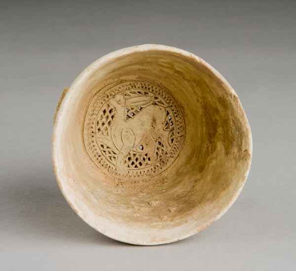 Water filter with rabbit design