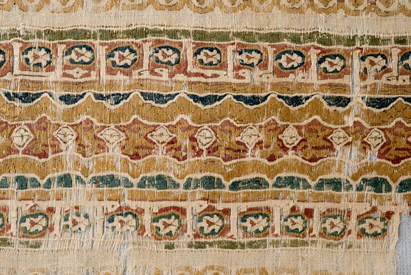 Polychrome textile