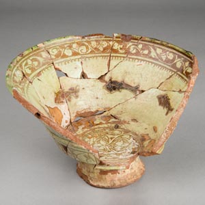 Bowl with fish motif