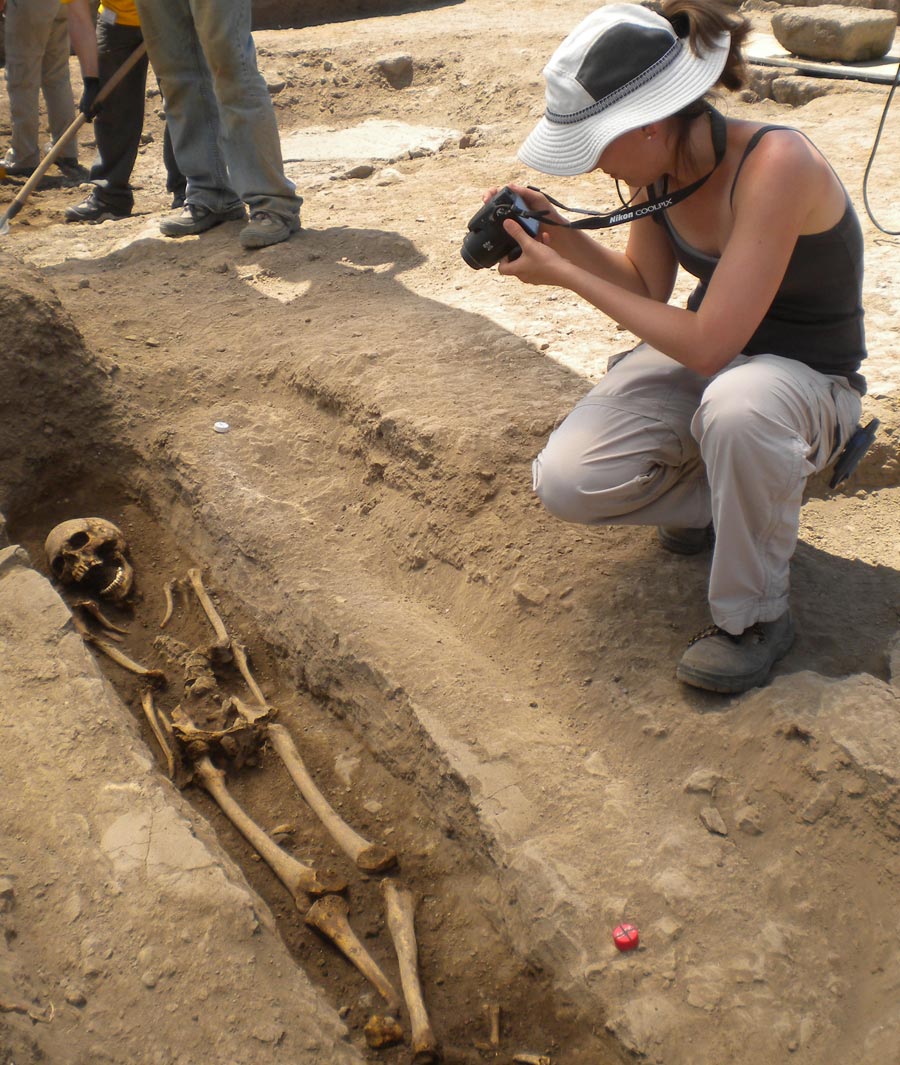 Documentation of late Roman burial